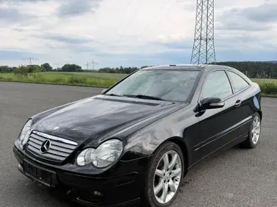 Gebraucht Mercedes C200 163 PS (119 kW) 2007 Schwarz Coupé