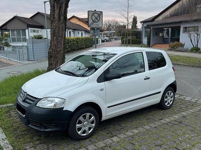 Gebraucht VW Fox 75 PS (55 kW) 2008 Weiß Kleinwagen