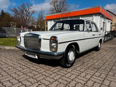 Gebraucht Mercedes 220 60 PS (44 kW) 1970 Weiß Limousine
