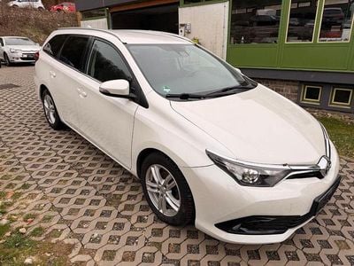 Gebraucht Toyota Auris Touring Sports Design 111 PS (81 kW) 2016 Weiß Kombi