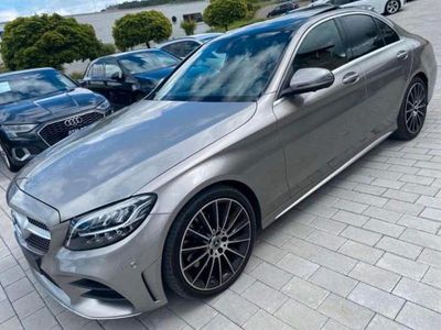 Beige Gebraucht 2019 Mercedes C300e Limousine | 32.000 €