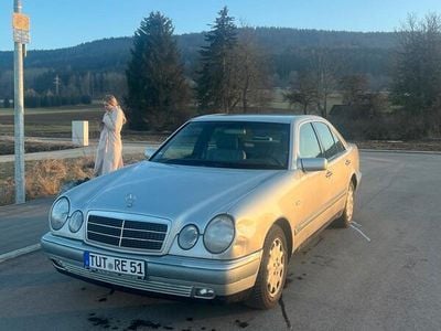 Mercedes E280