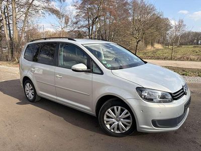 Gebraucht VW Touran 105 PS (77 kW) 2012 Silver leaf metallic Van / Kleinbus