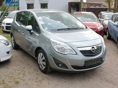 Gebraucht Opel Meriva Design Edition 120 PS (88 kW) 2012 Silber Van / Kleinbus