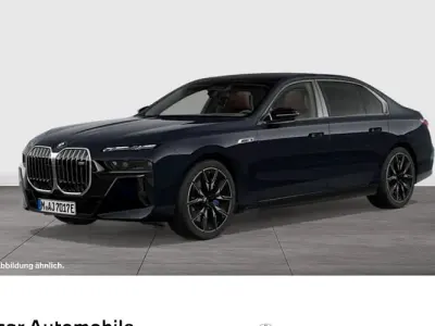 Używany BMW M760e Comfort Edition 571 KM (419 kW) 2025 Czarny Sedan/Limuzyna
