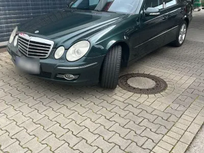 Gebraucht Mercedes E320 Avantgarde 224 PS (164 kW) 2006 Grün Limousine