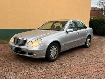 Gebraucht Mercedes E200 163 PS (119 kW) 2005 Silber Limousine