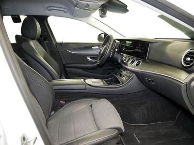 Second-hand Mercedes E300 Avantgarde 194 CP (142 kW) 2022 Alb Break