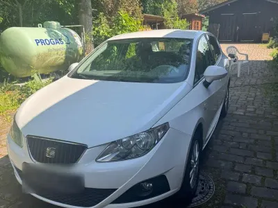 Używany Seat Ibiza Style 105 KM (77 kW) 2011 Biały Hatchback