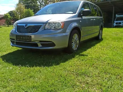 Usata Lancia Voyager 168 CV (123 kW) 2014 Grigio Monovolume