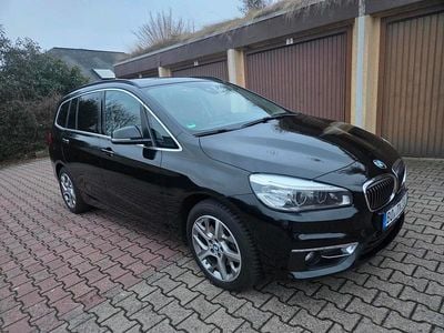 Gebraucht BMW 218 Gran Tourer Luxury Line 150 PS (110 kW) 2017 Schwarz Van / Kleinbus