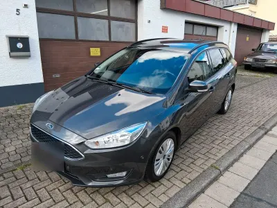 Gebraucht Ford Focus 125 PS (91 kW) 2017 Grau Kombi