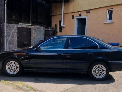 BMW 523