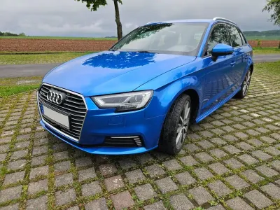 Używany Audi e-tron Ambiente 204 KM (150 kW) 2020 Niebieski SUV