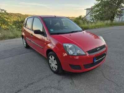 Gebraucht Ford Fiesta 80 PS (58 kW) 2007 Rot Kleinwagen