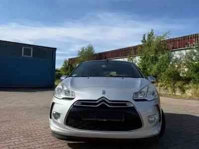 Gebraucht Citroën DS3 95 PS (69 kW) 2013 Grau Limousine