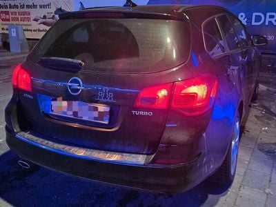 Gebraucht Opel Astra 140 PS (102 kW) 2011 Schwarz Kombi