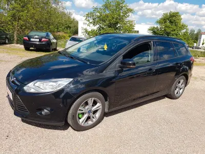Käytetty Ford Focus SYNC Edition 125 HP (91 kW) 2014 Sininen Farmari