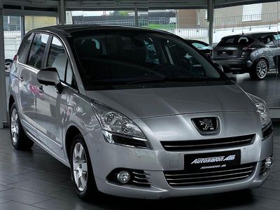 Grau Gebraucht 2012 Peugeot 5008 Family Van / Kleinbus | 5.999 € (Fairer Preis)