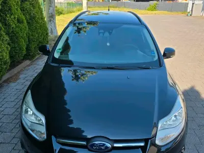 Gebraucht Ford Focus 116 PS (85 kW) 2011 Schwarz Kombi