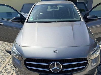 Gebraucht Mercedes B180 116 PS (85 kW) 2019 Grau Van / Kleinbus