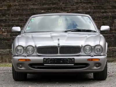 Gebraucht Jaguar XJ Sovereign 284 PS (208 kW) 2000 Silber Limousine