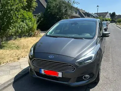 Gebraucht Ford S-MAX Titanium 179 PS (131 kW) 2016 Grau Van / Kleinbus
