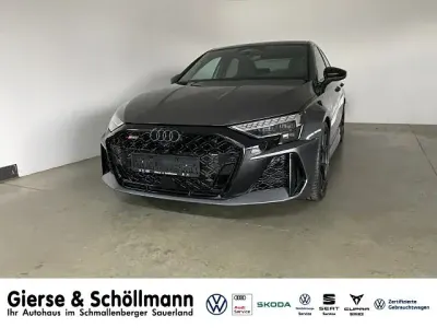 Gebraucht Audi RS3 Sport 400 PS (294 kW) 2026 Grau Limousine