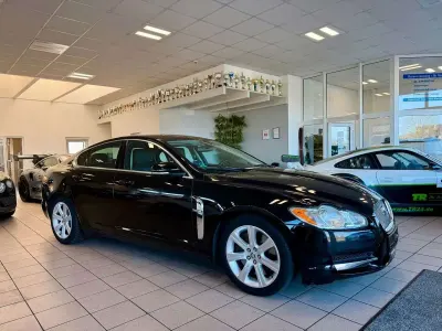 Używany Jaguar XF 211 KM (155 kW) 2010 Czarny Sedan/Limuzyna