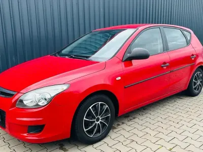 Gebraucht Hyundai i30 109 PS (80 kW) 2009 Rot Kombi