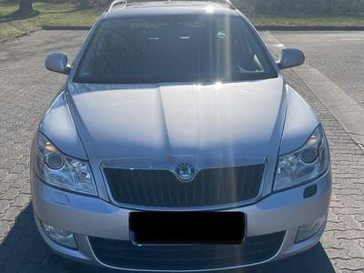 Gebraucht Skoda Octavia Elegance 105 PS (77 kW) 2013 Silber Kombi