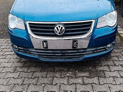 Second-hand VW Touran Highline 140 CP (102 kW) 2009 Albastru Monovolum