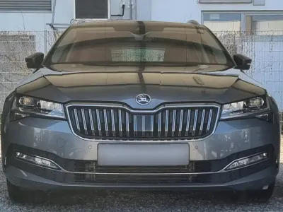 Gebraucht Skoda Superb 150 PS (110 kW) 2024 Metallic