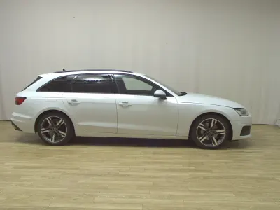 Second-hand Audi A4 Business 204 CP (150 kW) 2023 Alb Break