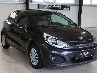 Gebraucht Kia Rio FIFA World Cup Edition 86 PS (63 kW) 2013 Braun Kleinwagen
