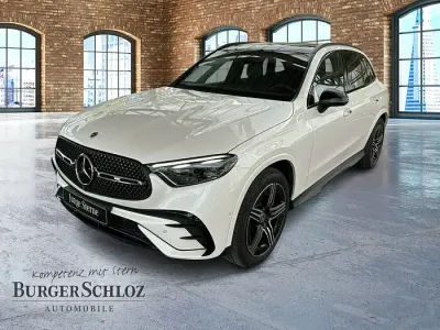 Gebraucht Mercedes GLC220 Night 197 PS (144 kW) 2024 Weiss manufaktur diamantweiß b SUV