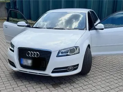 Gebraucht Audi A3 105 PS (77 kW) 2011 Weiß Kleinwagen