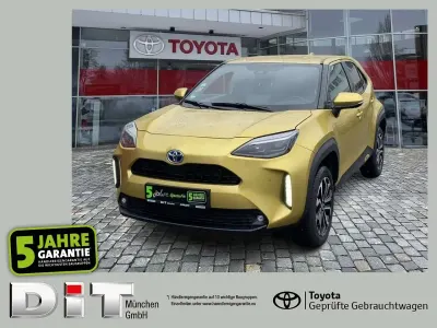 Gebraucht Toyota Yaris Cross Team 116 PS (85 kW) 2023 Gold SUV
