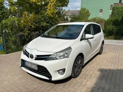 Gebraucht Toyota Verso 110 PS (80 kW) 2014 Weiß Van / Kleinbus