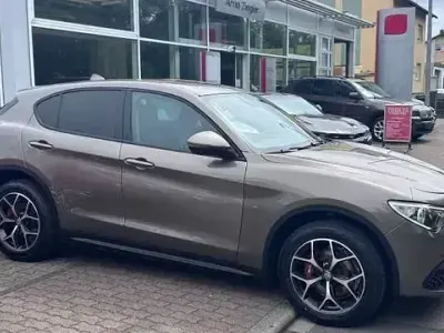 Gebraucht Alfa Romeo Stelvio Super 280 PS (205 kW) 2018 Braun SUV
