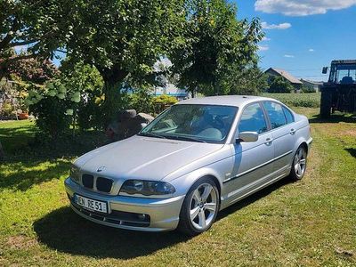BMW 323