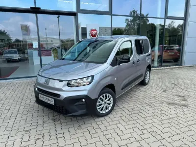 Neu Fiat Doblò 131 PS (96 kW) 2026 Maestro grau Van / Kleinbus
