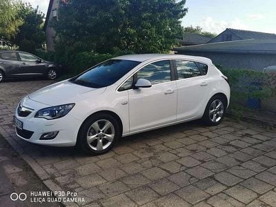 Gebraucht Opel Astra Sport 179 PS (131 kW) 2010 Limousine