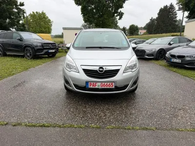 Gebraucht Opel Meriva Edition 120 PS (88 kW) 2011 Silber Van / Kleinbus