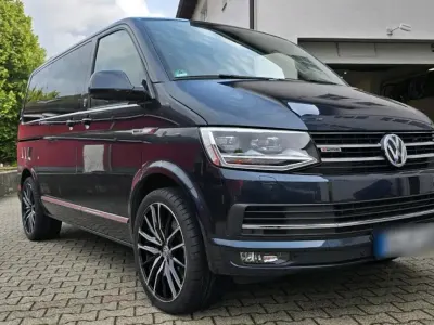 Gebraucht VW Multivan Highline 199 PS (146 kW) 2019 Blau Van / Kleinbus