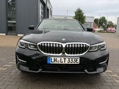 Gebraucht BMW 330e Luxury Line 292 PS (214 kW) 2019 Schwarz Limousine