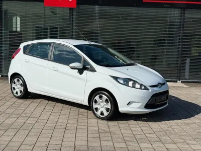 Gebraucht Ford Fiesta Trend 60 PS (44 kW) 2012 Weiß Kleinwagen