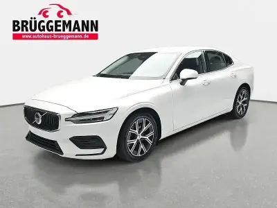 Gebraucht Volvo S60 Core 197 PS (144 kW) 2024 Christal white metallic Limousine