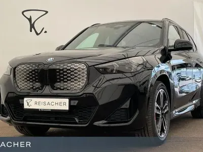 Neu BMW iX1 Performance 230 kW (313 PS) 2026 Schwarz SUV