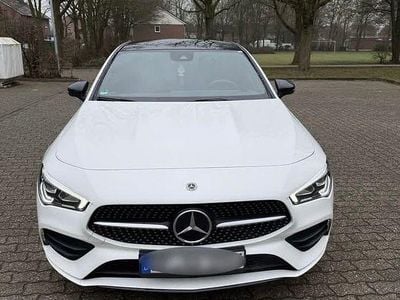 Weiß Gebraucht 2022 Mercedes CLA250 Limousine | 35.555 € (Guter Preis)